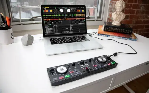 Numark DJ 2 GO 2 TOUCH Ультракомпактный 2 Deck DJ Контроллер 4