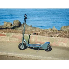 Электросамокат Razor E300 – 24 км/ч, 250 Вт,