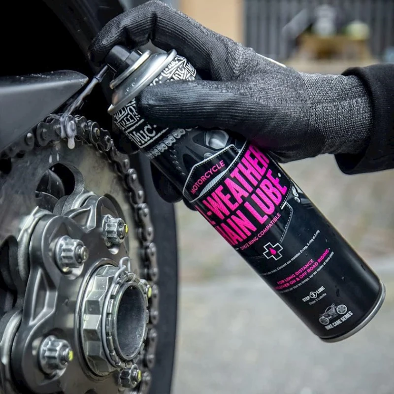 Универсальная смазка Muc-Off Motorcycle All Weather Chain Lube 400 ml Универсальная смазка Muc-Off Motorcycle All Weather Chain Lube 400 ml