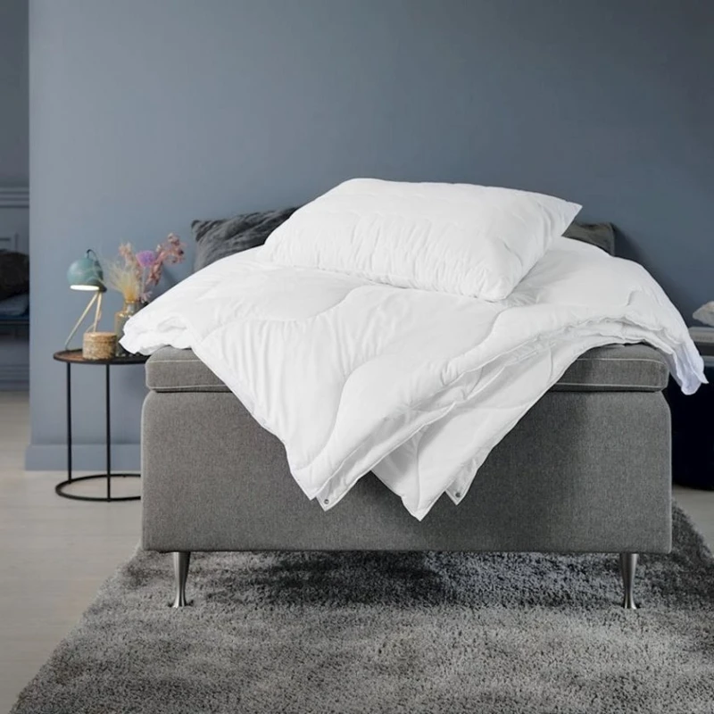 Yastıq JYSK Veofjellet 50x70 sm, mikrofibra, holofayber, ağ