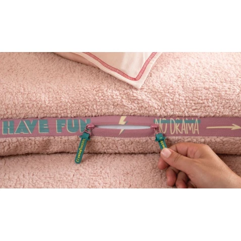 Комплект постельного белья Yataş CoverMe Drama, покрывало 200х220 см, простыня 160х200 см, наволочка 50х70 см (2 шт), двуспальный, хлопок/полиэстер, розовый Комплект постельного белья Yataş CoverMe Drama, покрывало 200х220 см, простыня 160х200 см, наволочка 50х70 см (2 шт), двуспальный, хлопок/полиэстер, розовый