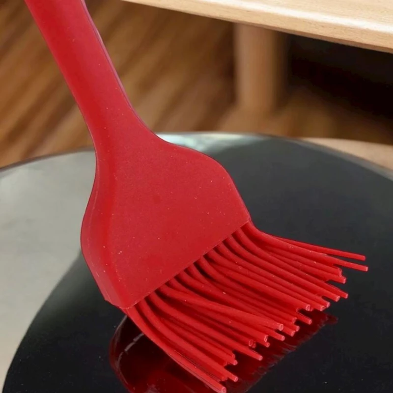 Кисть кондитерская BTC-111, силикон, красная, 27 см Кисть кондитерская BTC-111, силикон, красная, 27 см