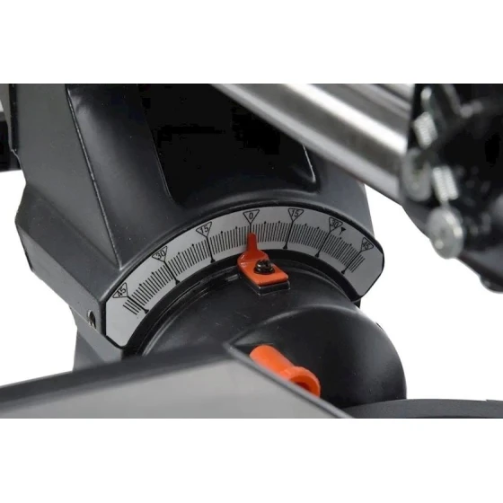 Торцовочная пила Yato YT-82175, с лазером, 1800 Вт