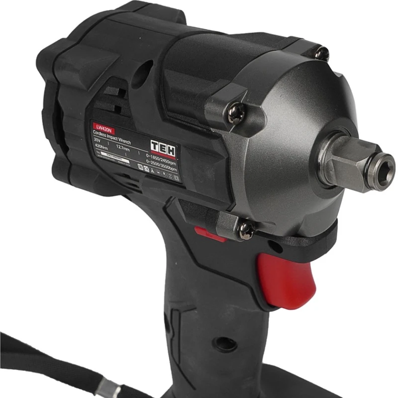 Аккумуляторный ударный гайковерт TEH LW420N