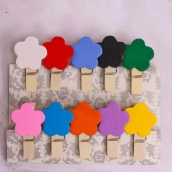 Набор деревянных прищепок с цветками