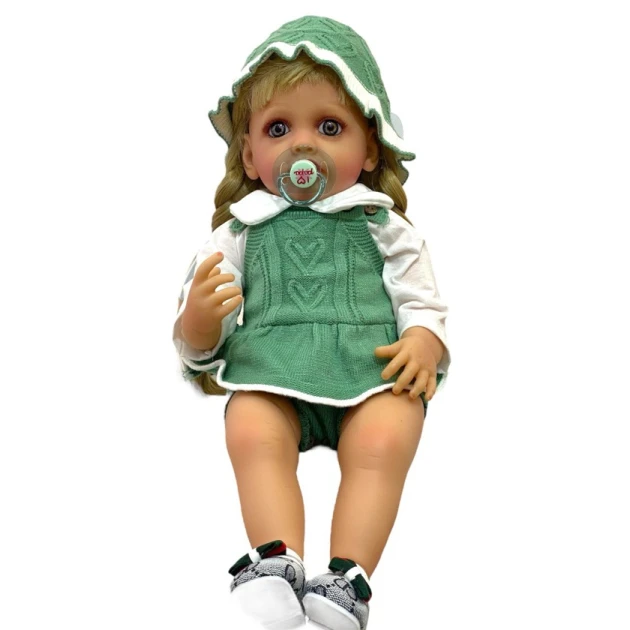 Kukla Reborn M4924 toxunma paltarlı, yaşıl, 55 sm