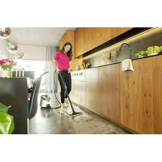 Пароочиститель Karcher SC 4 Deluxe Пароочиститель Karcher SC 4 Deluxe