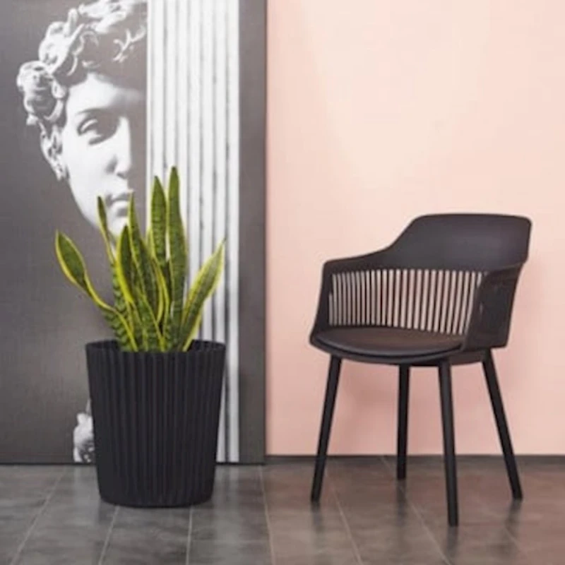 Стул 5556000001899, пластиковый, 80х56х57 см, черный