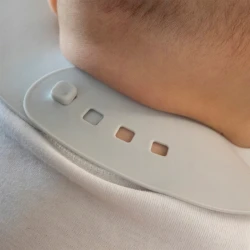 Слюнявчик Babyono 835/01, 23x32 см, серый Слюнявчик Babyono 835/01, 23x32 см, серый