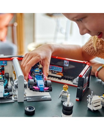Konstruktor LEGO City F1® Garage & Mercedes-AMG & Alpine Cars 60444, 678 parça, 7 yaşdan