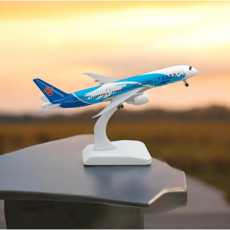 Декоративная модель самолета F35-ag-273, 18x16.5x9.5 см, белый/голубой Декоративная модель самолета F35-ag-273, 18x16.5x9.5 см, белый/голубой