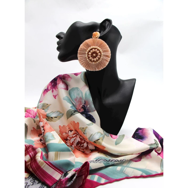 Подарочный набор для женщин Izim HD0049 (косынка 90x90 см + серьги) Подарочный набор для женщин Izim HD0049 (косынка 90x90 см + серьги)