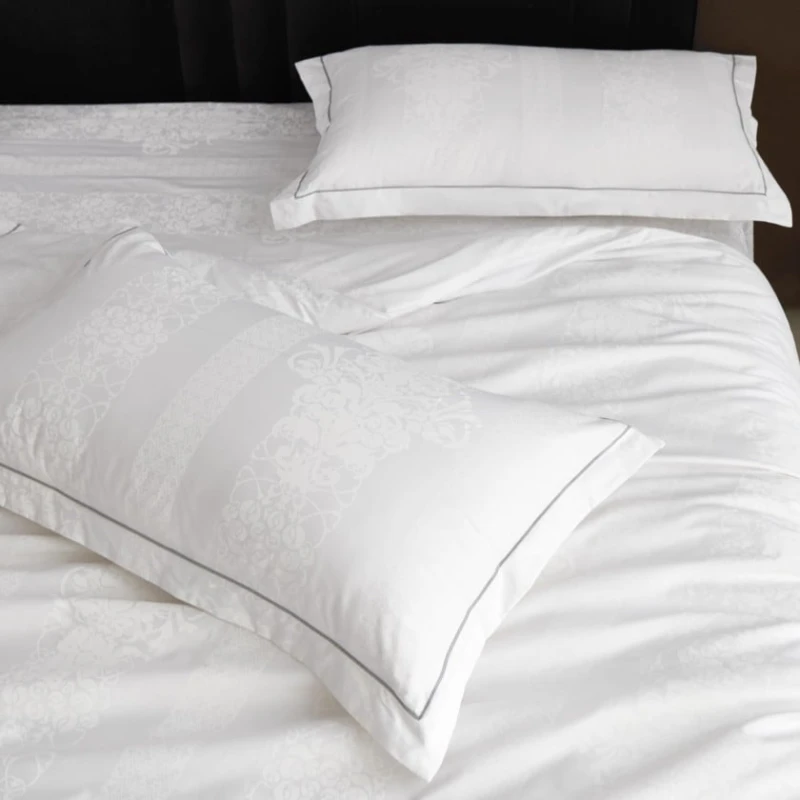 Комплект постельного белья First Home FS-555, пододеяльник 200х220 см, простыня 250х250 см, наволочки 50х70 см, хлопок, белый