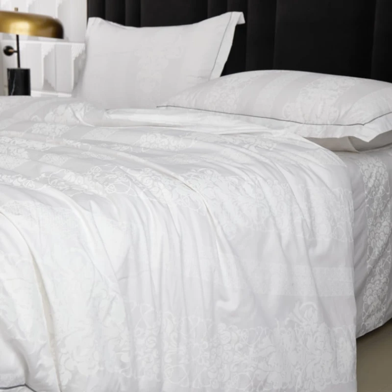 Комплект постельного белья First Home FS-555, пододеяльник 200х220 см, простыня 250х250 см, наволочки 50х70 см, хлопок, белый