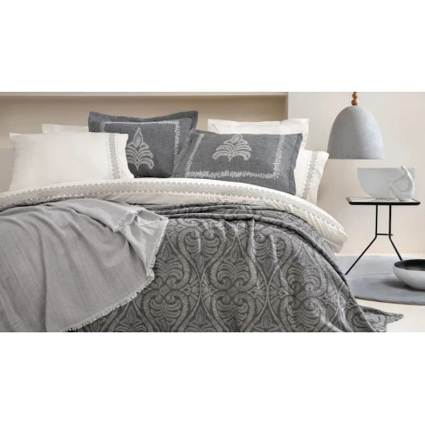 Комплект постельного белья Yataş Elsa, пододеяльник 200х220 см, простыня 240х260 см, наволочка 50х70 см (4 шт), покрывало 190x230 см, двуспальный, хлопок/полиэстер, серый