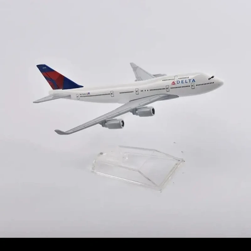 Kolleksiya heykəlciyi Delta Air Boeing 747, 15x14.5x8 sm Kolleksiya heykəlciyi Delta Air Boeing 747, 15x14.5x8 sm