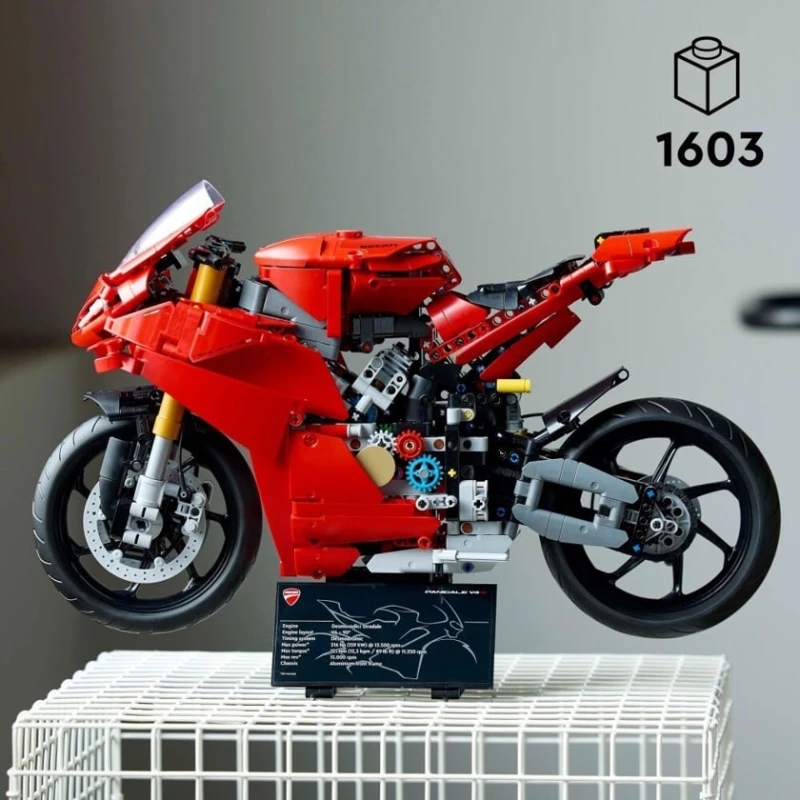 Konstruktor LEGO Technic Ducati Panigale V4 S Motorcycle 42202, 1603 parça, 18 yaşdan