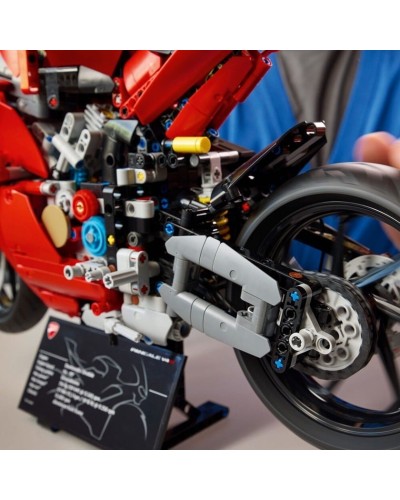 Konstruktor LEGO Technic Ducati Panigale V4 S Motorcycle 42202, 1603 parça, 18 yaşdan