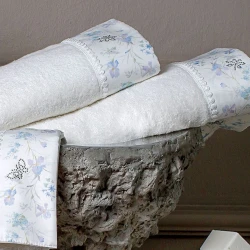 Набор полотенец и ароматизатор Tivolyo Home Iris, хлопок, белый, 3 шт, 30x50/50x100/75x150 см, 400 мл