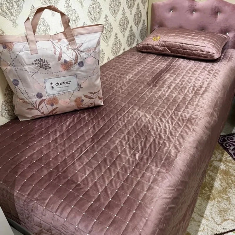 Örtük və yastıq üzü dəsti Dantella SF-356, örtük 160x220 sm, yastıq üzü 50x70 sm, velür, çəhrayı