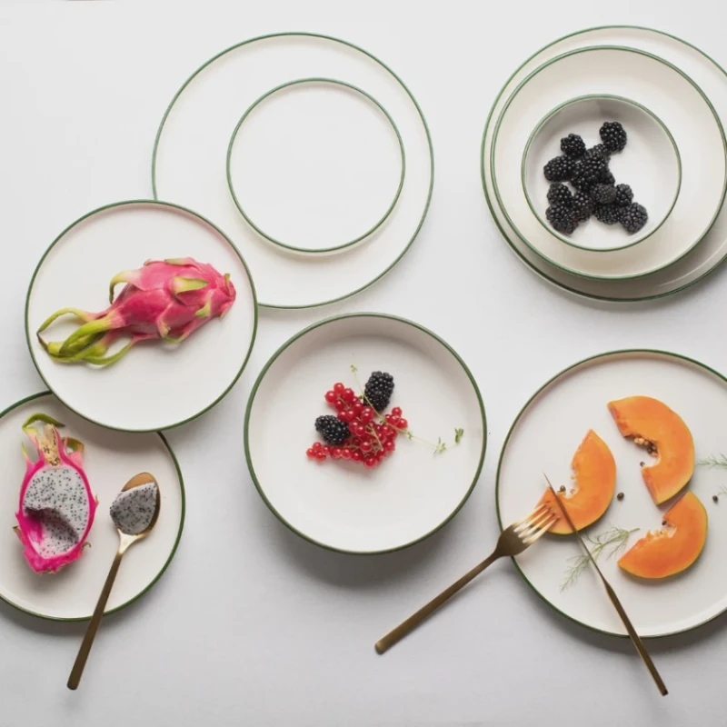 Тарелка ID-Fine Modest Green, фарфор, белая/зеленая, 21 см Тарелка ID-Fine Modest Green, фарфор, белая/зеленая, 21 см