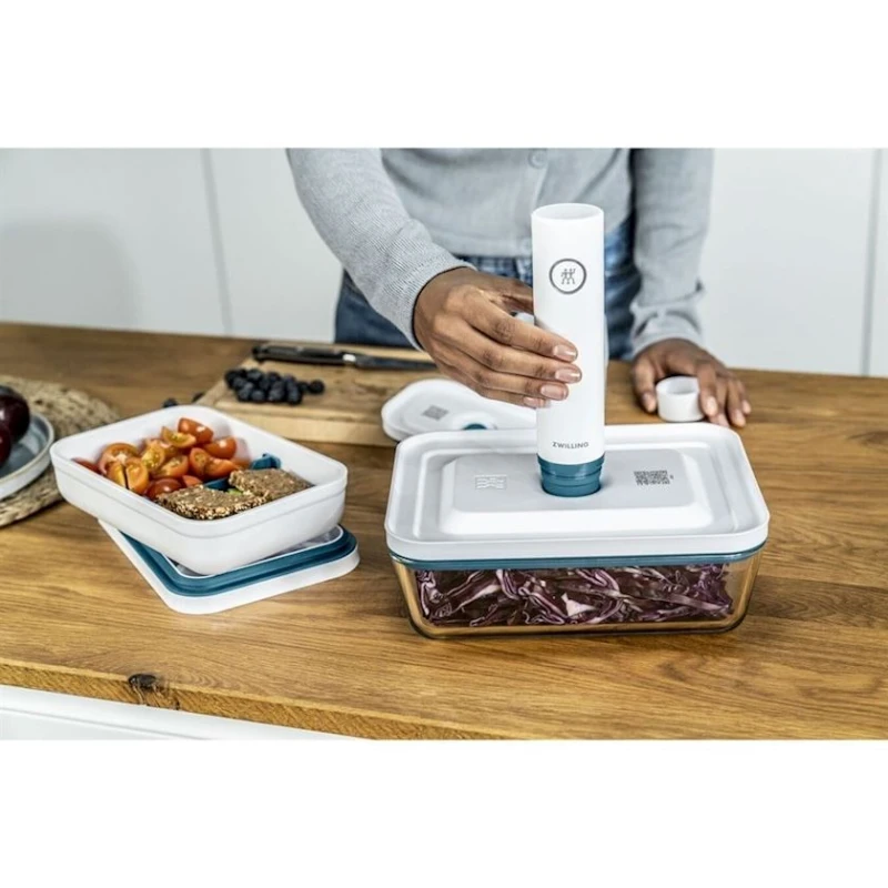 Вакуумный контейнер Zwilling Fresh&Save, стекло/пластик/силикон, с крышкой, 24.3x18.3x8.5 см, 2 л Вакуумный контейнер Zwilling Fresh&Save, стекло/пластик/силикон, с крышкой, 24.3x18.3x8.5 см, 2 л