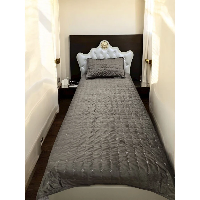 Набор с наволочками MiraNova 388, велюр/сатин, серый, покрывало 160x220 см, наволочки 50x70 см