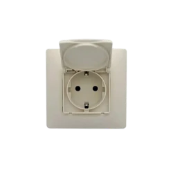 Розетка с крышкой Legrand 767418