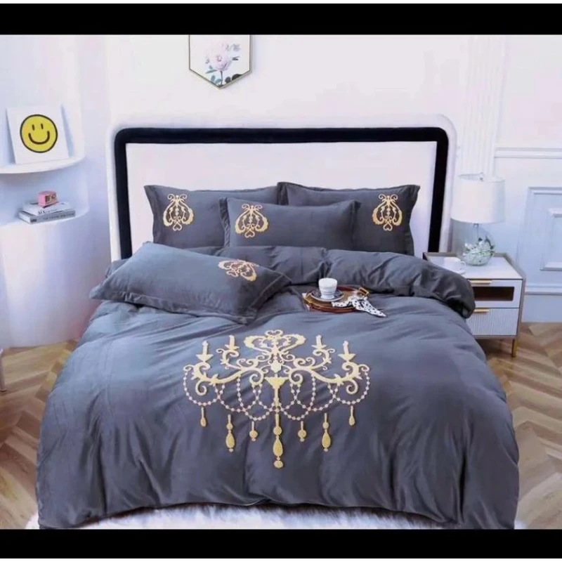 Комплект постельного белья MiraNova CTS-440, простыня 230х250 см, пододеяльник 200х220 см, наволочки 50х70 см, двуспальный, велюр, темно-серый