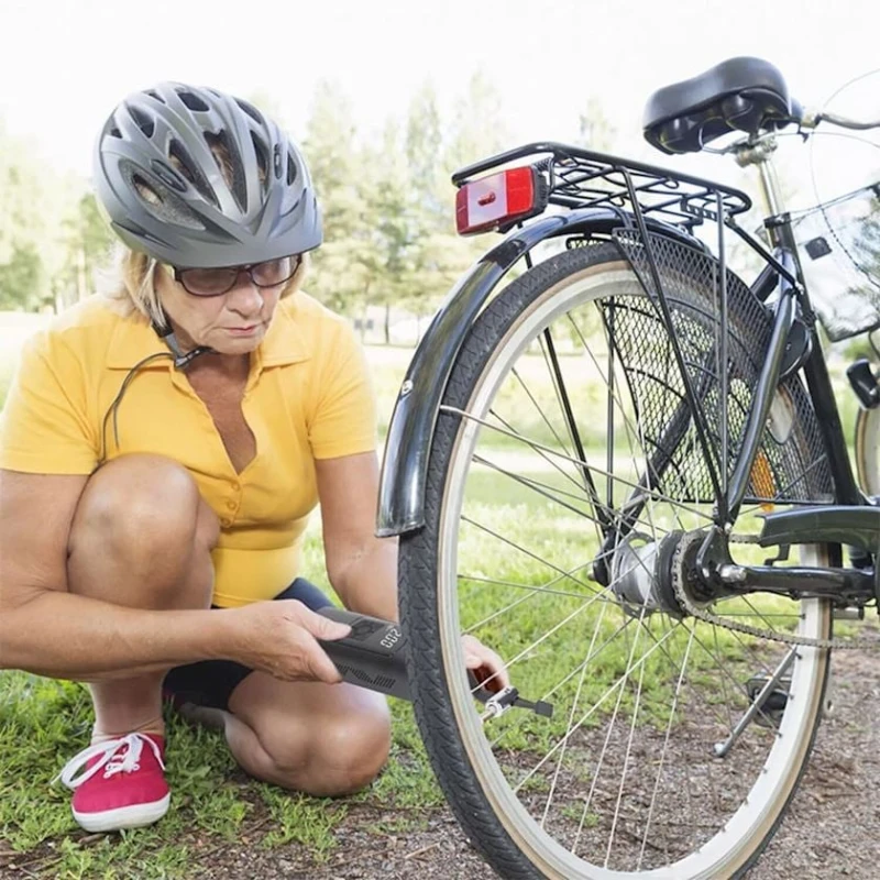 Avtomobil üçün nasos-kompressor 12V, qara Avtomobil üçün nasos-kompressor 12V, qara