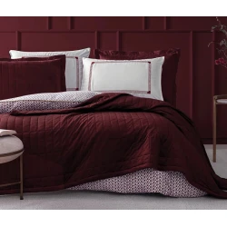 Комплект постельного белья Yataş Rena, пододеяльник 200x220 см, простыня 260x240 см, покрывало 230x240 см, наволочки 50x70 см 4 шт., хлопок, двуспальное, бордовое