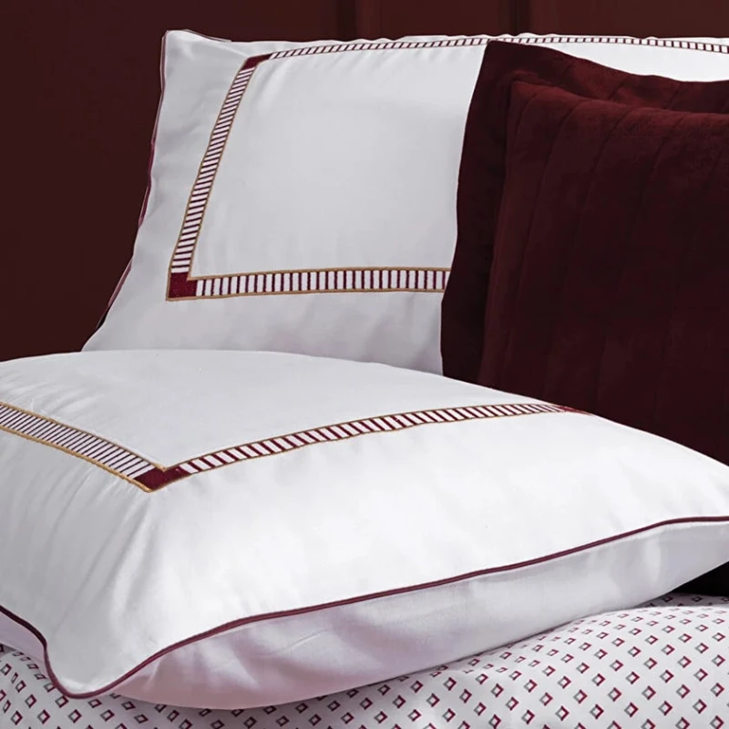 Комплект постельного белья Yataş Rena, пододеяльник 200x220 см, простыня 260x240 см, покрывало 230x240 см, наволочки 50x70 см 4 шт., хлопок, двуспальное, бордовое