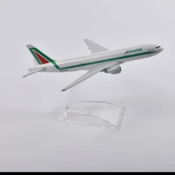 Коллекционная фигурка Alitalia 777 Boeing, 15x14.5x9 см Коллекционная фигурка Alitalia 777 Boeing, 15x14.5x9 см