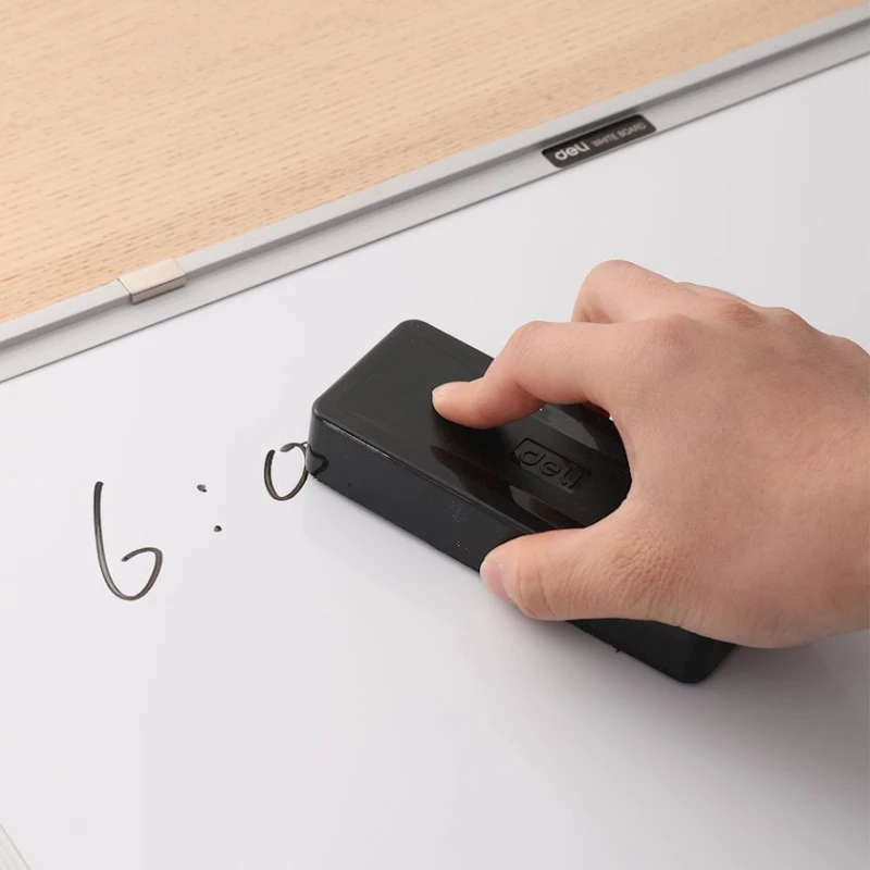 Губка для доски Deli 7834, 125x50 мм, черная Губка для доски Deli 7834, 125x50 мм, черная