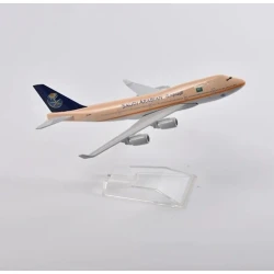 Коллекционная фигурка Saudi Arabian Boeing 747, 15x14.5x8 см