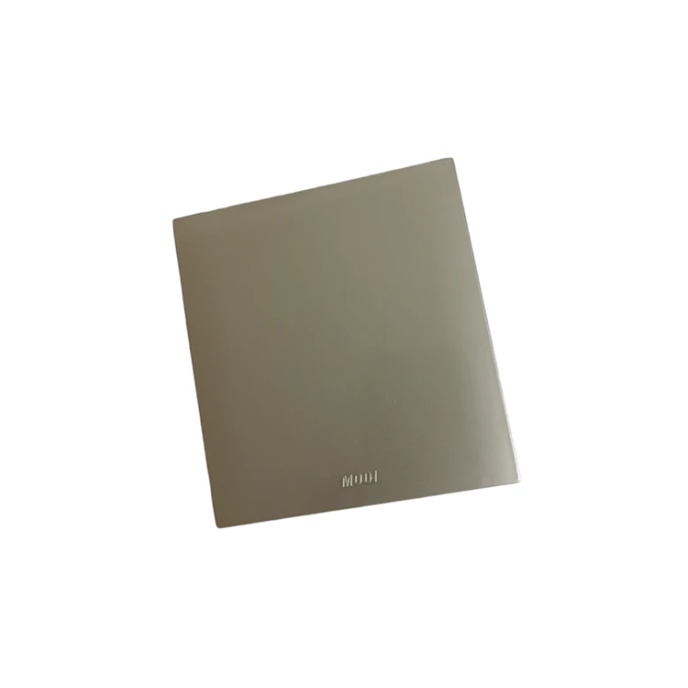 Заглушка для розетки Modi 006, 9x8.5x3 см, золотистая Заглушка для розетки Modi 006, 9x8.5x3 см, золотистая