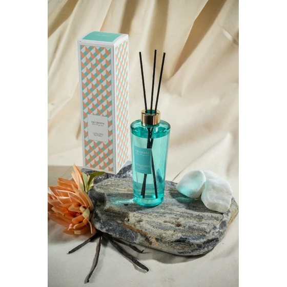 Ароматический диффузор The Groove Vanilla Blossom LA.10.103.200, 200 мл, товар в ассортименте Ароматический диффузор The Groove Vanilla Blossom LA.10.103.200, 200 мл, товар в ассортименте