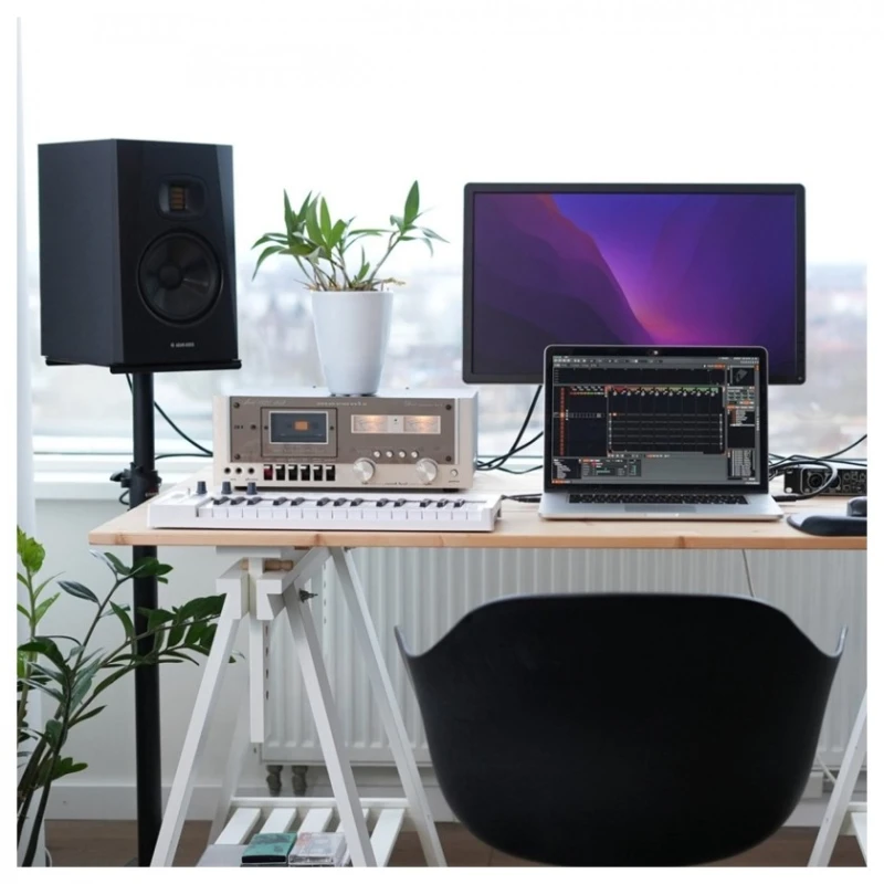 Студийный монитор Adam Audio T7V Студийный монитор Adam Audio T7V