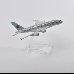 Коллекционная фигурка Qatar AirWays Airbus A380, 13.5x15x8 см