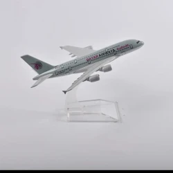 Коллекционная фигурка Qatar AirWays Airbus A380, 13.5x15x8 см