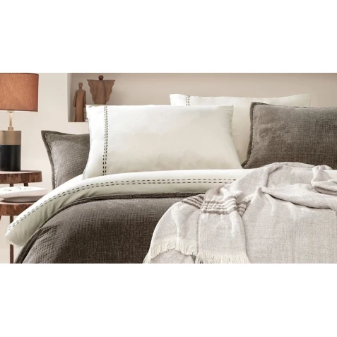 Комплект постельного белья Yataş King, пододеяльник 200х220 см, простыня 240х260 см, наволочка 50х70 см (2 шт), двуспальный, лен/хлопок, белый/коричневый Комплект постельного белья Yataş King, пододеяльник 200х220 см, простыня 240х260 см, наволочка 50х70 см (2 шт), двуспальный, лен/хлопок, белый/коричневый