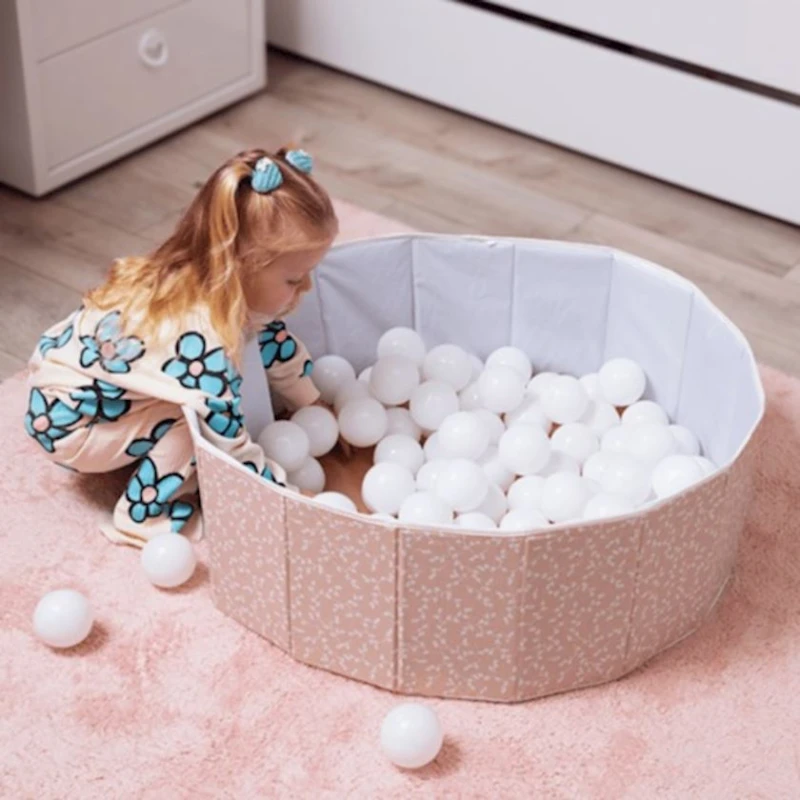 Детский сухой бассейн BabyJem, 83х30 см, 12+ месяцев, бежевый c шариками 100 шт Детский сухой бассейн BabyJem, 83х30 см, 12+ месяцев, бежевый c шариками 100 шт