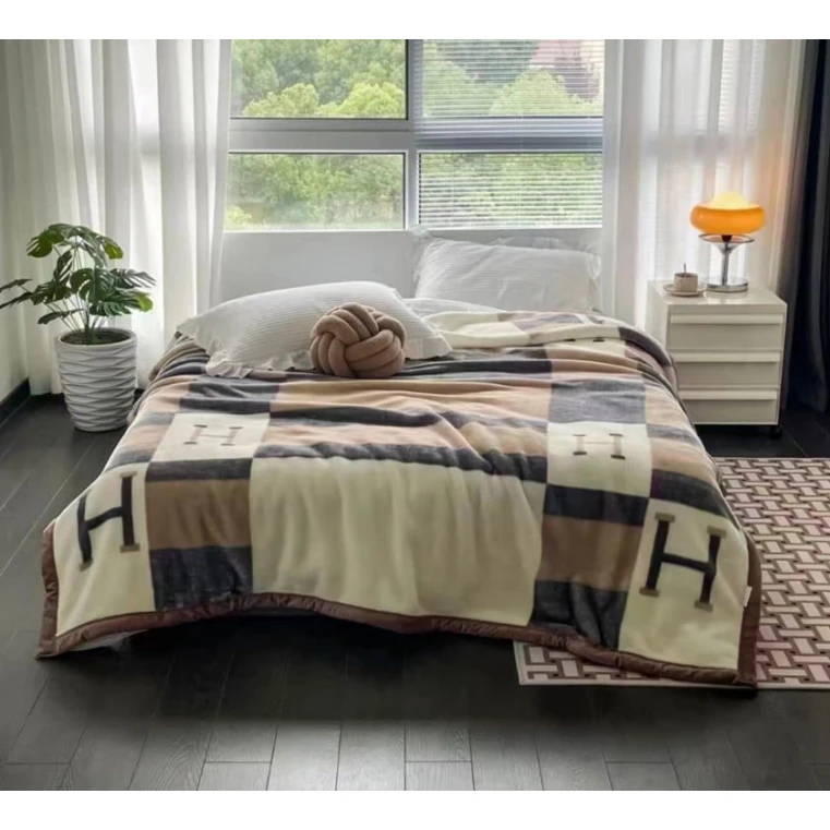 Плед-покрывало Arya SHA-00006012, 200х220 см, двуспальное, бамбук, разноцветное Плед-покрывало Arya SHA-00006012, 200х220 см, двуспальное, бамбук, разноцветное