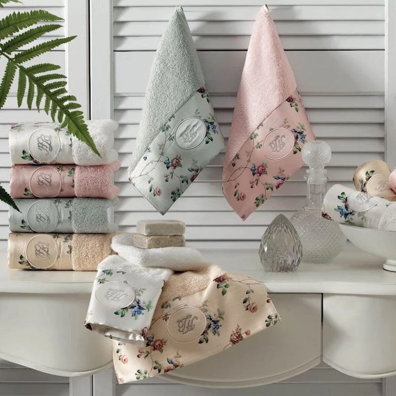 Dəsmal dəsti və aromatlaşdırıcı Tivolyo Home Roselandlux, pambıq, rəngbərəng, 3 əd, 30x50/50x100/75x150 sm, 400 ml Dəsmal dəsti və aromatlaşdırıcı Tivolyo Home Roselandlux, pambıq, rəngbərəng, 3 əd, 30x50/50x100/75x150 sm, 400 ml