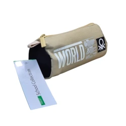 Пенал United Colours of Benetton Over-Q_Pencilcase_20, нейлон, бежевый, 20x9 см Пенал United Colours of Benetton Over-Q_Pencilcase_20, нейлон, бежевый, 20x9 см