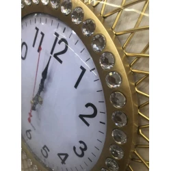 Dekorativ kristal divar saatı. Qızılı rəngdə
