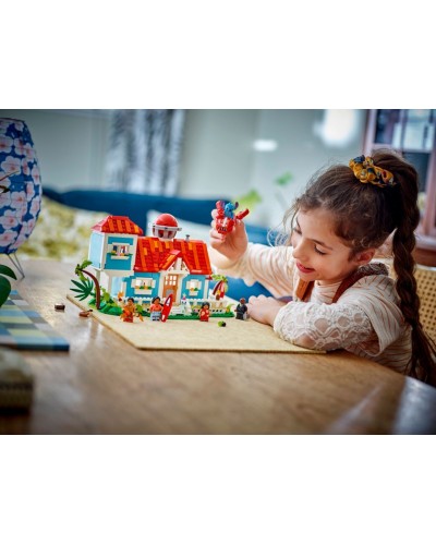 Konstruktor LEGO Lilo and Stitch Beach House 43268, 9 yaş+, 834 hissə - 43268