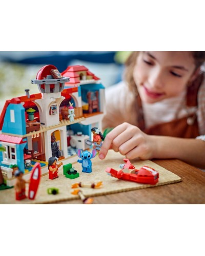 Konstruktor LEGO Lilo and Stitch Beach House 43268, 9 yaş+, 834 hissə - 43268