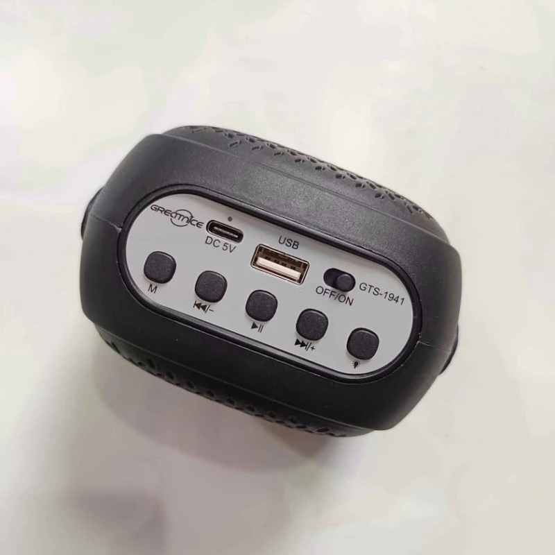 Беспроводной портативный динамик с проводным микрофоном. GTS-1941