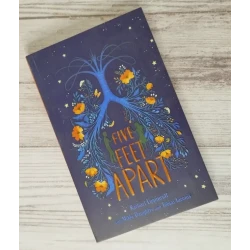 Книга Five Feet Apart, автор Rachael Lippincott